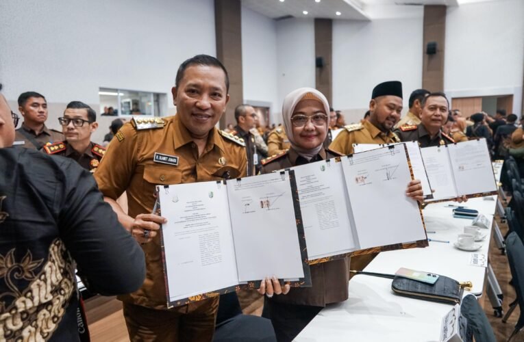 Penguatan Sinergi Penegakan Hukum ; Bupati Sampang Tandatangani MoU Restorative Justice  Dalam Gelaran Kegiatan Bimtek Capacity Building