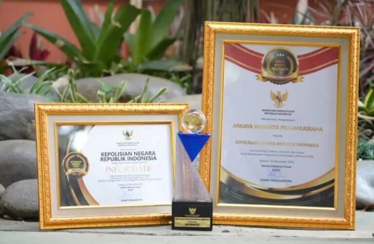 Dinobatkan sebagai Badan Publik Terbaik Nasional, Polri Sabet Arkaya Wiwarta Prajanugraha dalam Monev KIP 2025