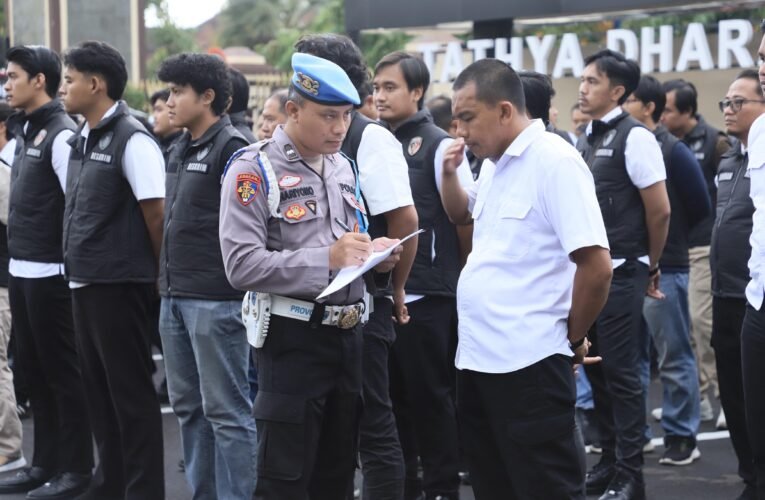 Kapolres Kediri Kota Pimpin Apel Siaga Natal 2025 dan Tahun Baru 2026, Pastikan Keamanan Warga