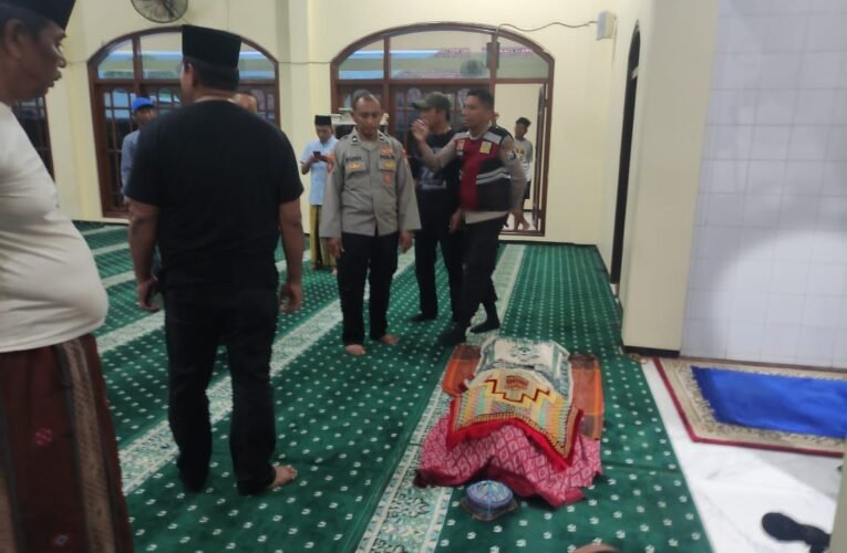 Menjelang Magrib, Seorang Pria Di Temukan Meninggal Dunia Di Dalam Masjid Al-Ashar Desa Muktesareh.