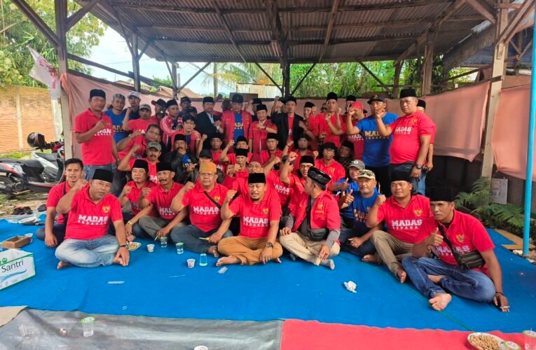 Ormas Madas Sedarah Giat Cangkruan Hukum Bersama Bung Taufik Di (DPC) Malang Kota