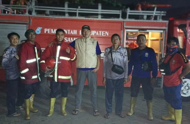 PP Miftahul Ulum Pamekasan Di Lalap Si Jago Mirah,Damkar Sampang KerahkanTiga Unit Mobil Pemadam Kebakaran,