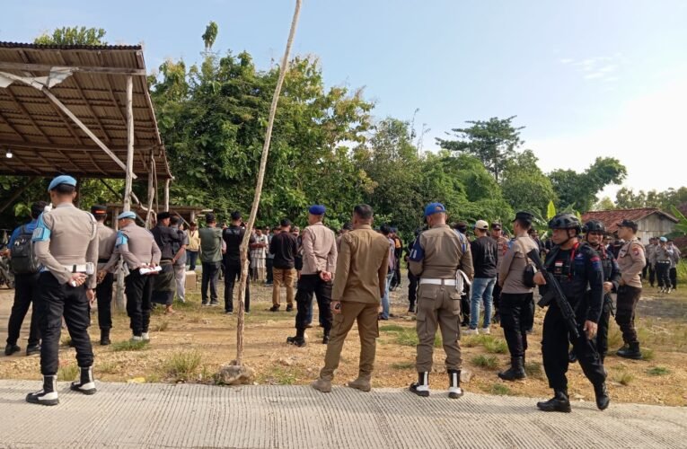 Massa AMI Kepung Kantor Wilayah Ditjen PAS Jatim di Surabaya.