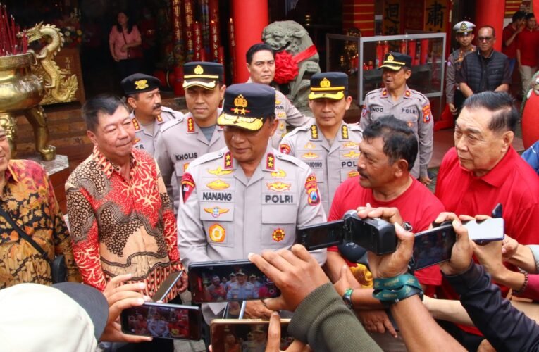 Kapolda Jatim Tinjau Klenteng Eng An Kiong di Kota Malang Tegaskan Komitmen Jogo Jawa Timur Saat Imlek 2026*