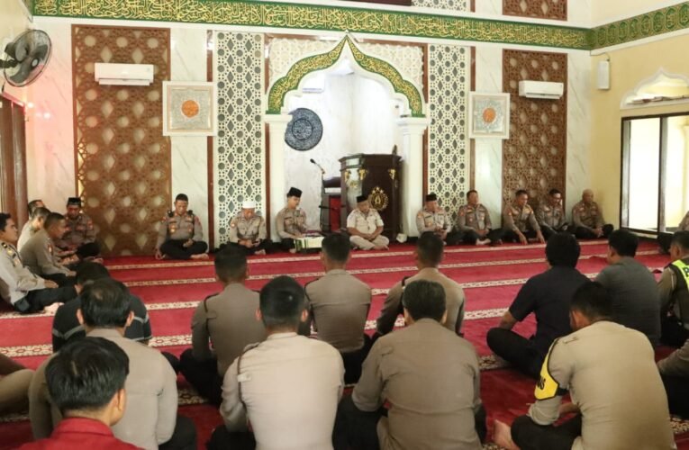 Gelar Binrohtal di Hari Pertama Puasa Ramadhan, Wakapolres Bangkalan Ajak Jalani Ibadah dengan Ikhlas*