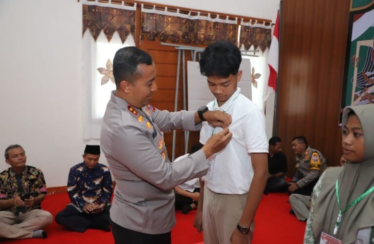 Kapolres Kediri Resmi Buka Binlat Jati Diri Bangsa II di Situs Ndalem Pojok Persada Soekarno*