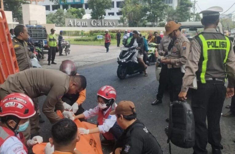 Kecelakaan Maut di Sambikerep, Pengendara Motor Tewas Usai Tabrak Pikap