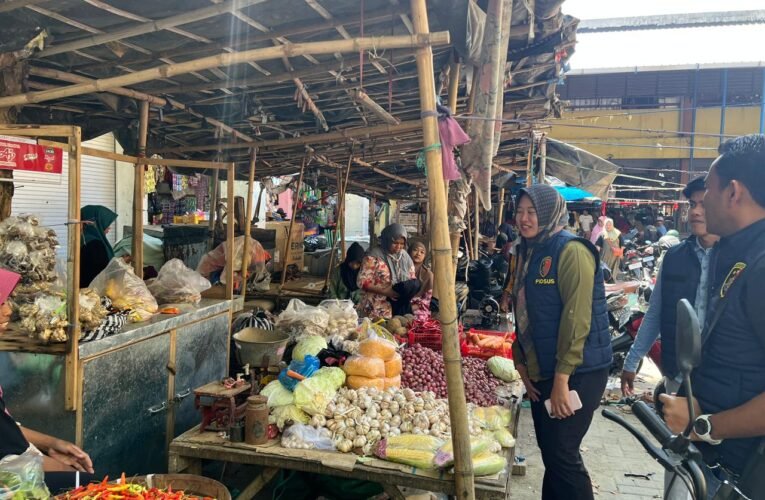 Jelang Hari Raya Idul Fitri 1447 H, Satgas Pangan Polres Sampang Intens Turun ke Pasar