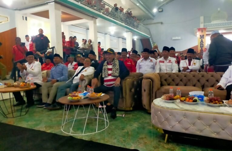 Pengukuhan Ketua Umum MADAS Serumpun Di Kediaman H.Moh.Toha Dihadiri Bupati Sampang.