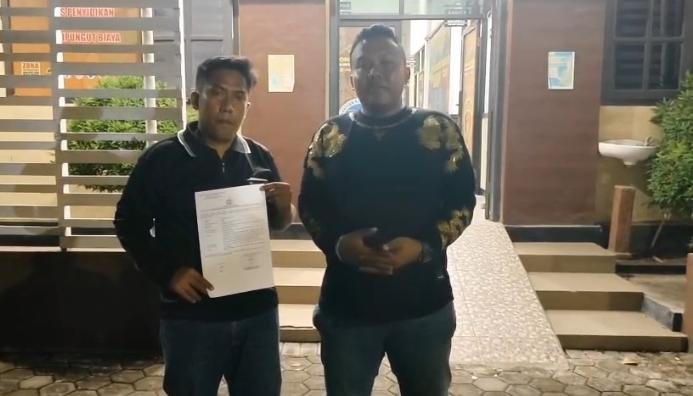 TERUNGKAP! KABiro RADAR CNN SURABAYA DIPUKUL OKNUM YANG KLAIM DARI ORMAS SAKERA & GARUDA SAKTI – SAAT ITU SEDANG BERTUGAS JURNALISTIK