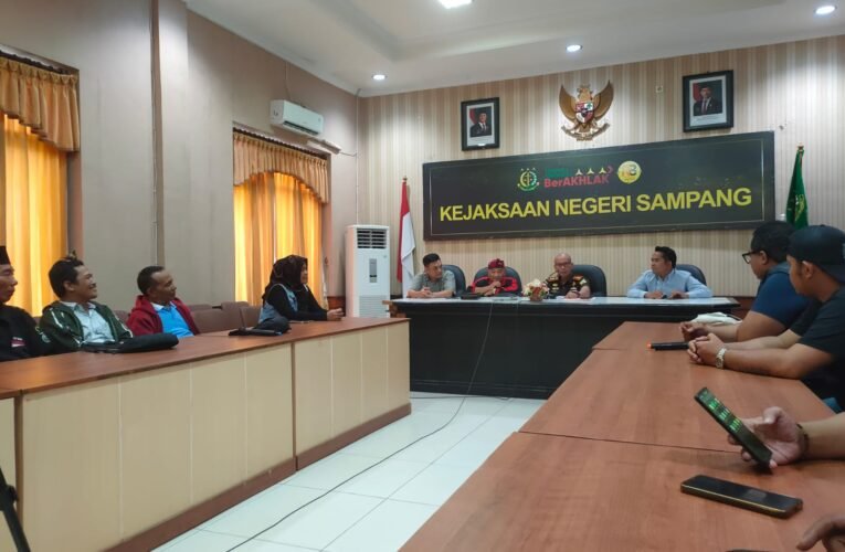 Ormas Gaib Gelar Audensi Ke Kejari Sampang, Usut Tuntas Penggelapan Pajak Di RSMZ Sampang.