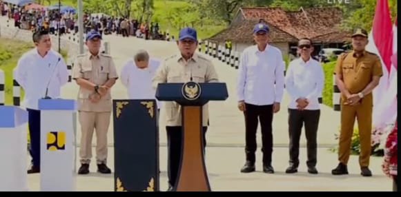Momen Bersejarah, Bupati Sampang Dampingi Presiden Prabowo Subianto,Meresmikan Jalan Sepanjang 1.151 kilometer.