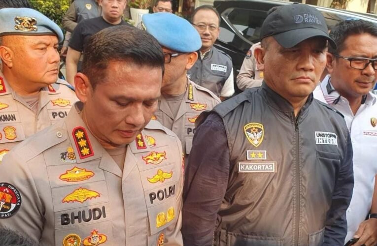 Kortas Tipidkor dan Polda Metro Geledah Cafe dan Money Changer